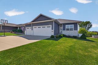 2124 Donald Drive, Cedar Falls, IA 50613