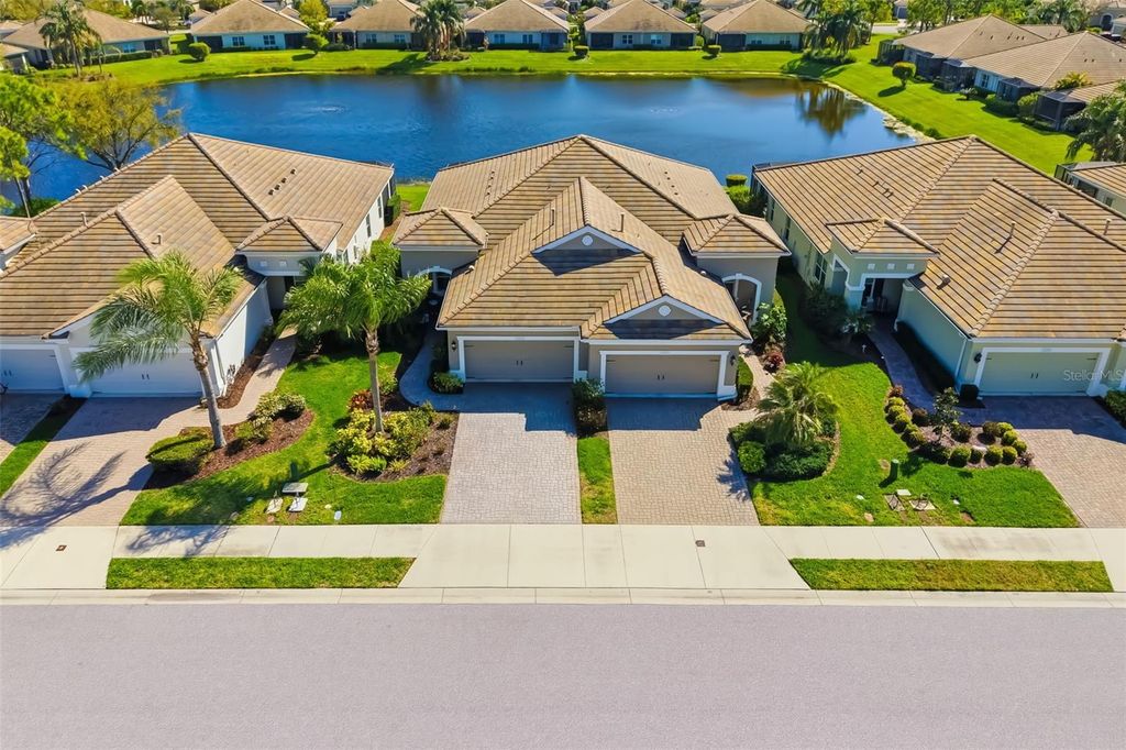 Image 2 of property listing at 5423 FAIRFIELD BOULEVARD, Bradenton, FL 34203