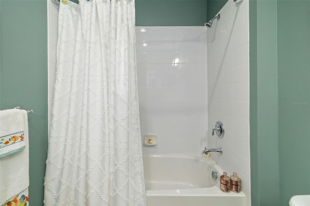 Image 12 of property listing at 5423 FAIRFIELD BOULEVARD, Bradenton, FL 34203