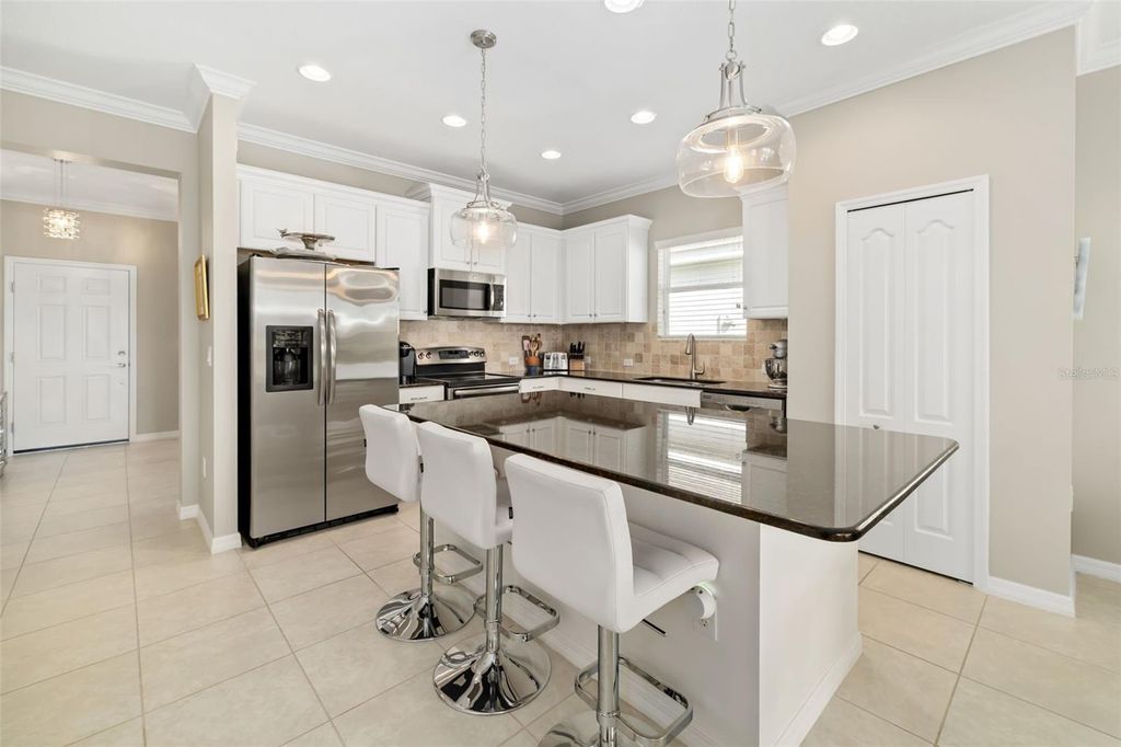 Image 14 of property listing at 5423 FAIRFIELD BOULEVARD, Bradenton, FL 34203