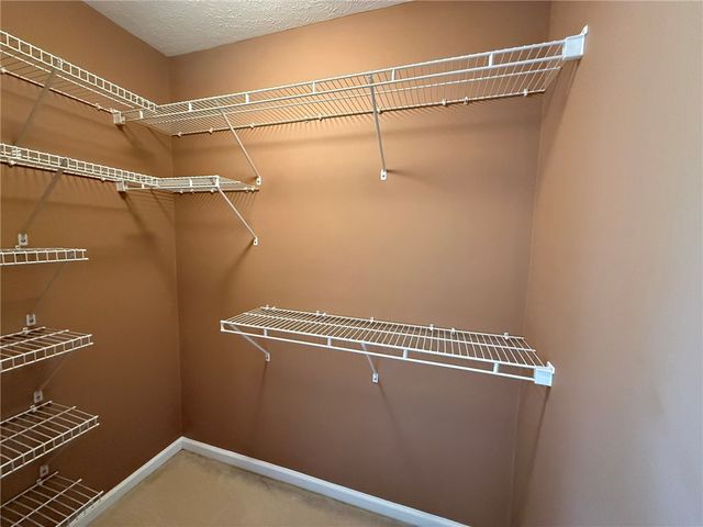 411 Chestnut Ln, Allegheny Twp, PA 15613