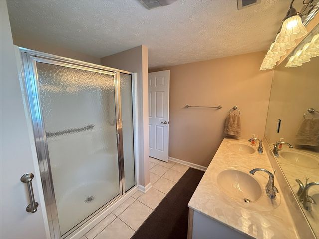 411 Chestnut Ln, Allegheny Twp, PA 15613