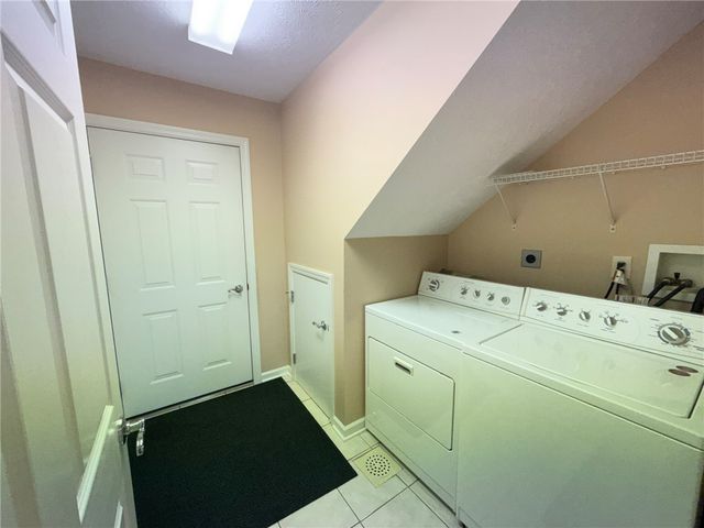 411 Chestnut Ln, Allegheny Twp, PA 15613