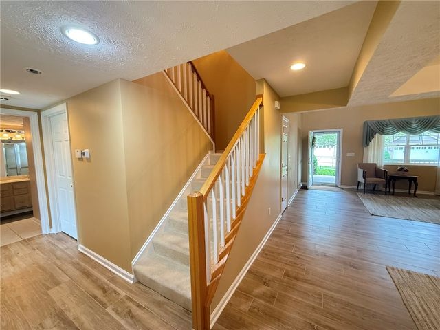 411 Chestnut Ln, Allegheny Twp, PA 15613