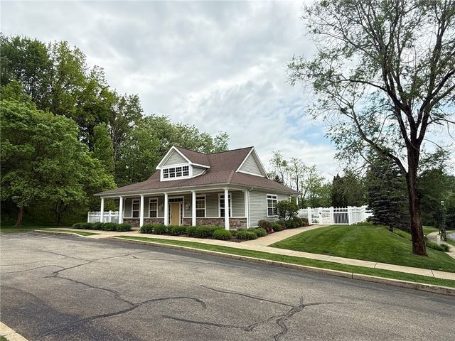411 Chestnut Ln, Allegheny Twp, PA 15613