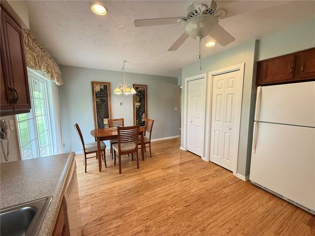 411 Chestnut Ln, Allegheny Twp, PA 15613