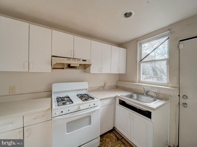 1709 L ST NE, Washington, DC 20002