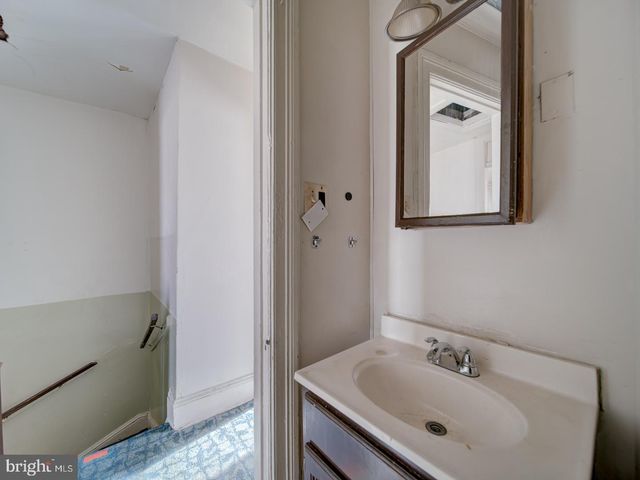 1709 L ST NE, Washington, DC 20002