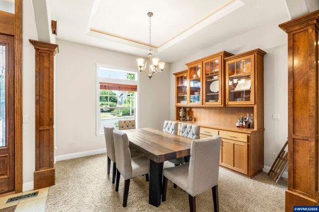 2261 Chapman Hill Dr NW, Salem, OR 97304