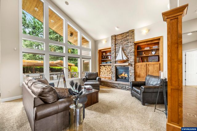 2261 Chapman Hill Dr NW, Salem, OR 97304