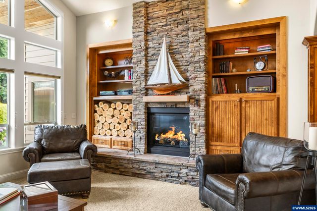 2261 Chapman Hill Dr NW, Salem, OR 97304