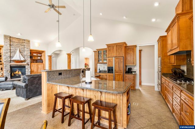 2261 Chapman Hill Dr NW, Salem, OR 97304