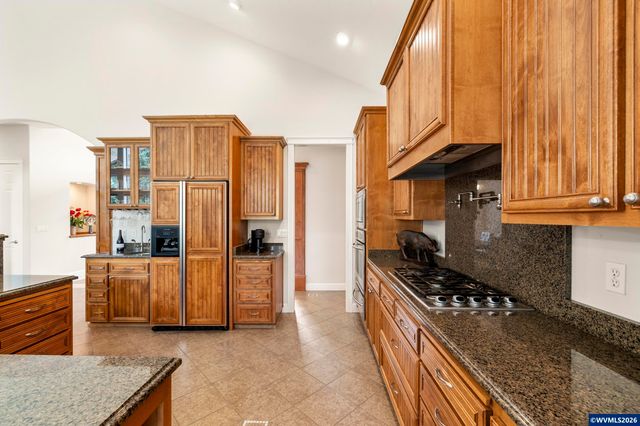 2261 Chapman Hill Dr NW, Salem, OR 97304