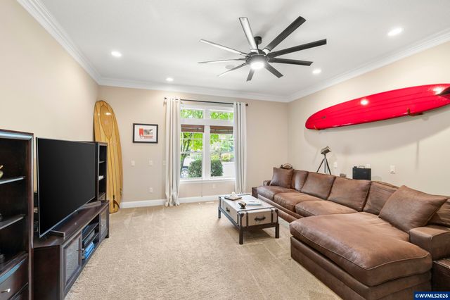 2261 Chapman Hill Dr NW, Salem, OR 97304