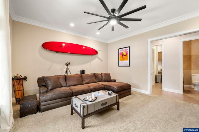 2261 Chapman Hill Dr NW, Salem, OR 97304