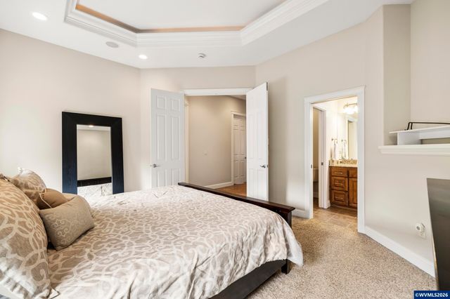 2261 Chapman Hill Dr NW, Salem, OR 97304