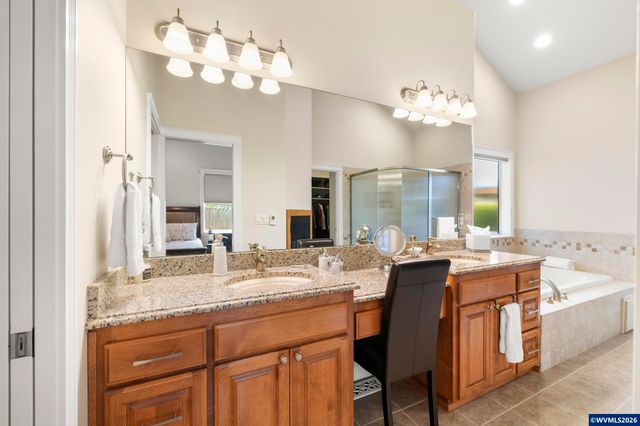 2261 Chapman Hill Dr NW, Salem, OR 97304