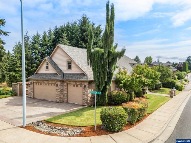 2261 Chapman Hill Dr NW, Salem, OR 97304