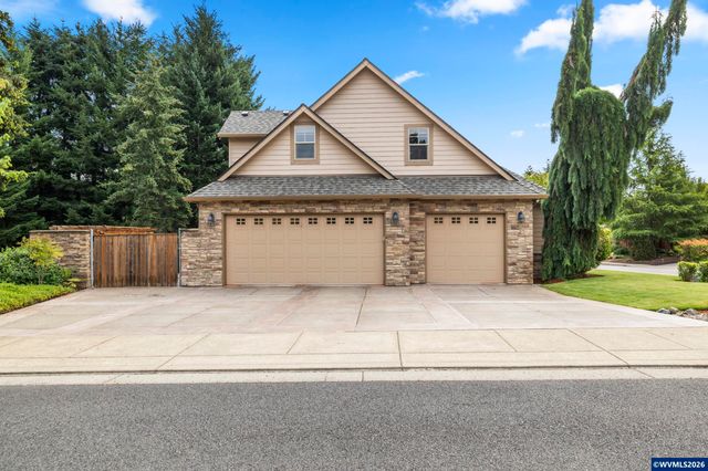 2261 Chapman Hill Dr NW, Salem, OR 97304