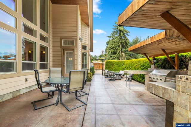 2261 Chapman Hill Dr NW, Salem, OR 97304