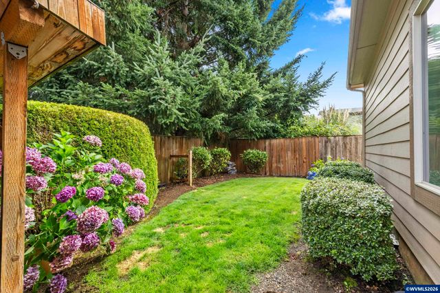 2261 Chapman Hill Dr NW, Salem, OR 97304