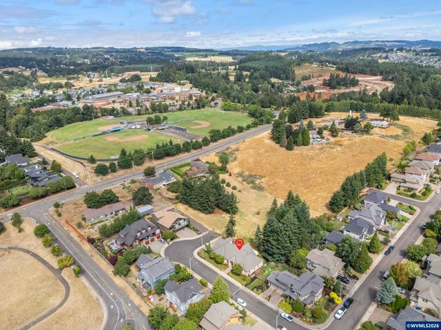 2261 Chapman Hill Dr NW, Salem, OR 97304