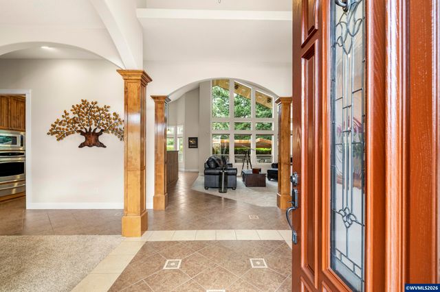 2261 Chapman Hill Dr NW, Salem, OR 97304