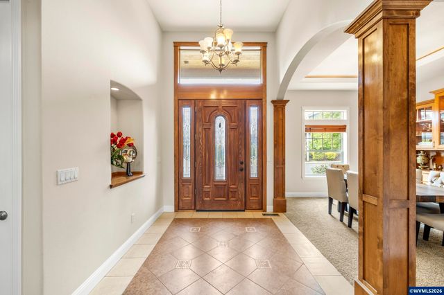 2261 Chapman Hill Dr NW, Salem, OR 97304