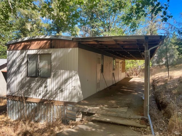 46145 Meadow Ln N, Laytonville, CA 95454