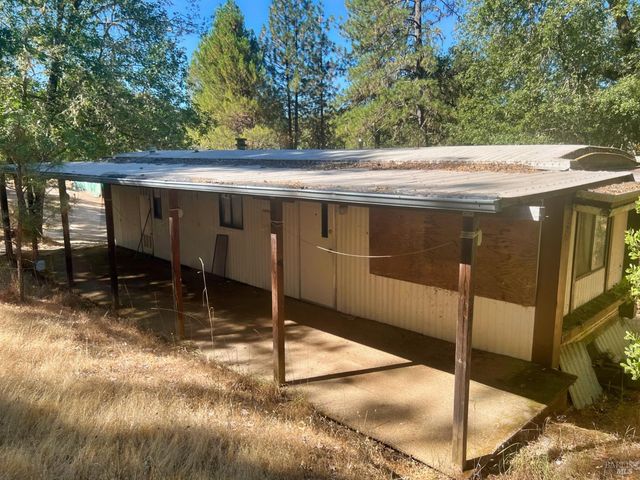 46145 Meadow Ln N, Laytonville, CA 95454