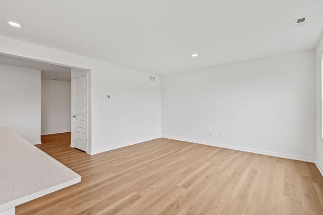 548 Cressmoor Boulevard, Hobart, IN 46342