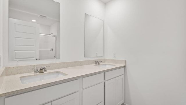 548 Cressmoor Boulevard, Hobart, IN 46342