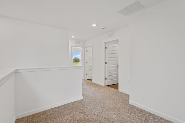 548 Cressmoor Boulevard, Hobart, IN 46342