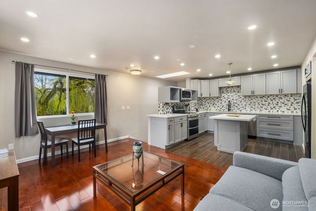 2120 Jones Avenue NE, Renton, WA 98056