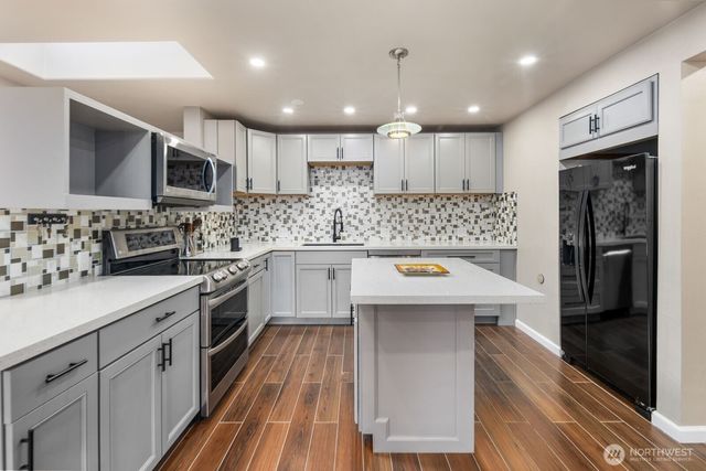 2120 Jones Avenue NE, Renton, WA 98056