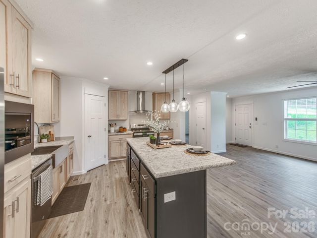 7822 Stillwater Drive, Sherrills Ford, NC 28673