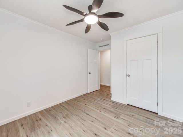 7822 Stillwater Drive, Sherrills Ford, NC 28673
