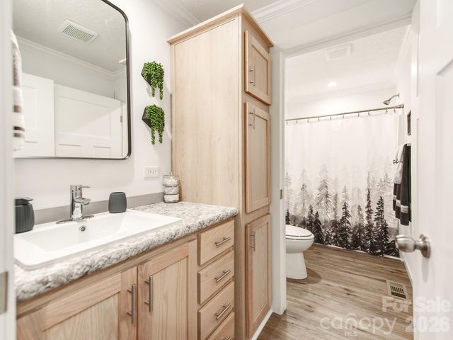 7822 Stillwater Drive, Sherrills Ford, NC 28673