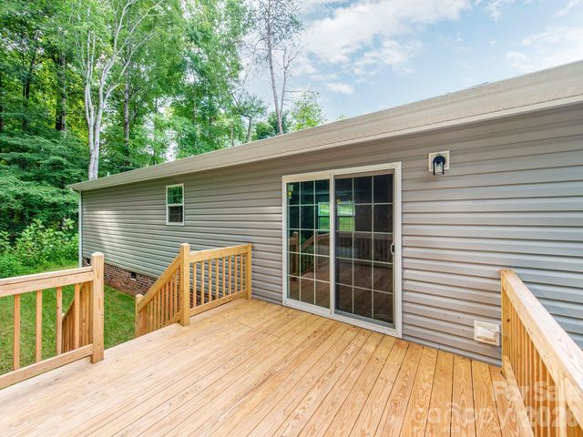 7822 Stillwater Drive, Sherrills Ford, NC 28673