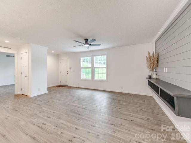 7822 Stillwater Drive, Sherrills Ford, NC 28673