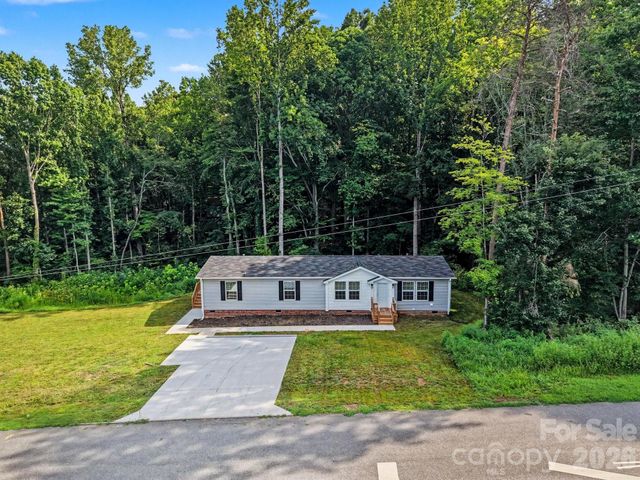7822 Stillwater Drive, Sherrills Ford, NC 28673