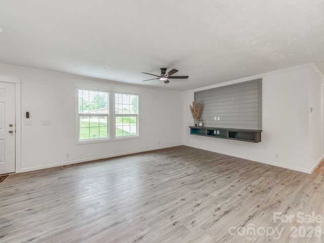 7822 Stillwater Drive, Sherrills Ford, NC 28673