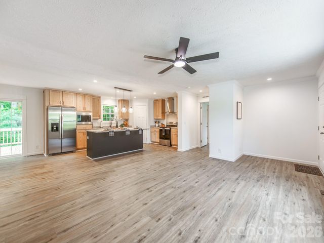 7822 Stillwater Drive, Sherrills Ford, NC 28673