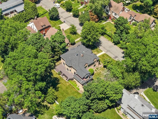 30 Creston Avenue, Tenafly, NJ 07670