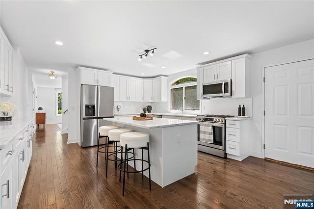 30 Creston Avenue, Tenafly, NJ 07670