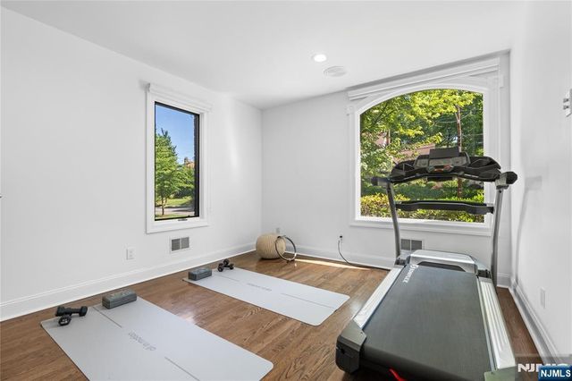 30 Creston Avenue, Tenafly, NJ 07670