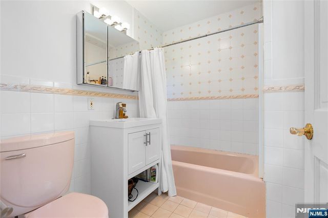 30 Creston Avenue, Tenafly, NJ 07670