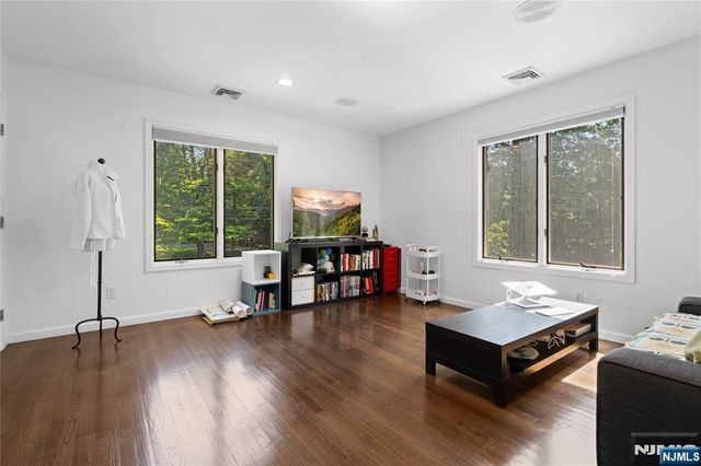 30 Creston Avenue, Tenafly, NJ 07670