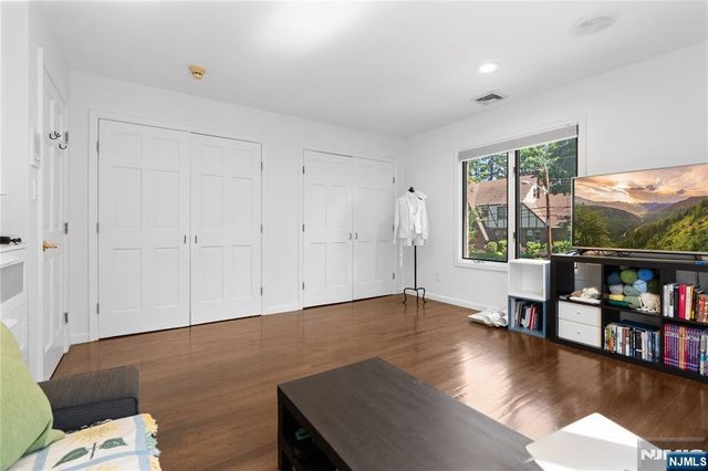 30 Creston Avenue, Tenafly, NJ 07670