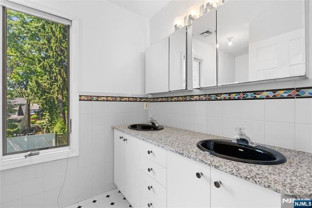 30 Creston Avenue, Tenafly, NJ 07670
